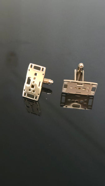 Goldene Manschettenknöpfe – Baustellen-Fußplatten Edition