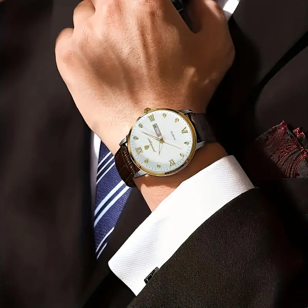 Herren-Armbanduhr extra flaches goldfarbenes Gehäuse mit braunem Leder-Armband.