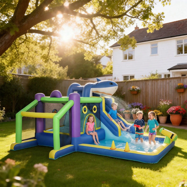 Planschen, Springen, Toben, Hüpfen und Spielen – 8-in-1 Hai-Wasserpark