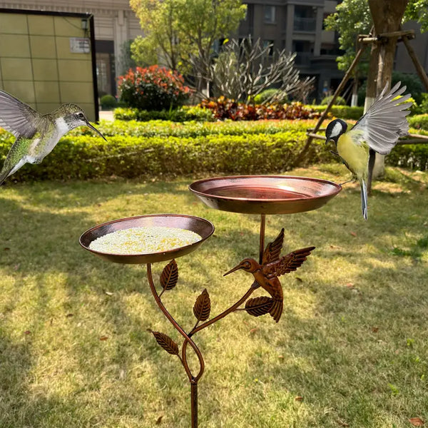 Antikes Doppel-Vogelbad aus Eisen – Rustikales Gartenornament mit 2 abnehmbaren Futterstellen und stabiler Dreifuß-Basis