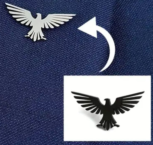 Brosche individualisiert. Gold. Ca. 4 cm Breite. Gefertigt nach Ihrem Firmenlogo oder Text. Wir setzen es für Sie um!