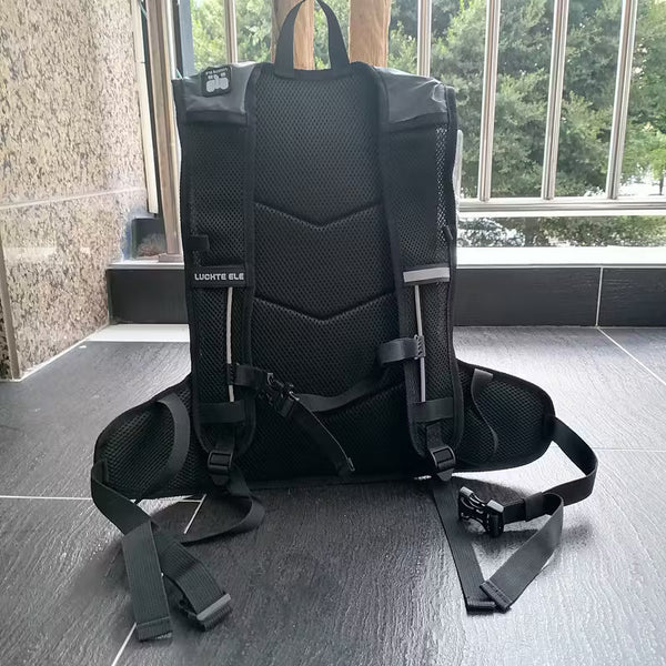 Reflektierender Leucht-Rucksack. 8 Liter. Kleines Raumwunder.