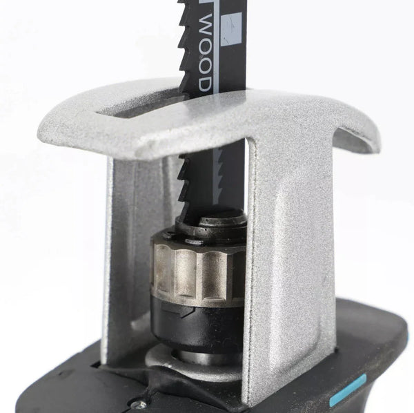 Sonderposten: Akku-Fuchsschwanz Säge 3000rpm mit 2 Akkus. Mit 4 Sägeblättern. Elektrische Reciprosäge (Säbelsäge)