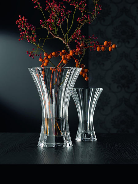 Schwere Vase Saphir aus Glas, verschiedene Höhen. Kristallglas.